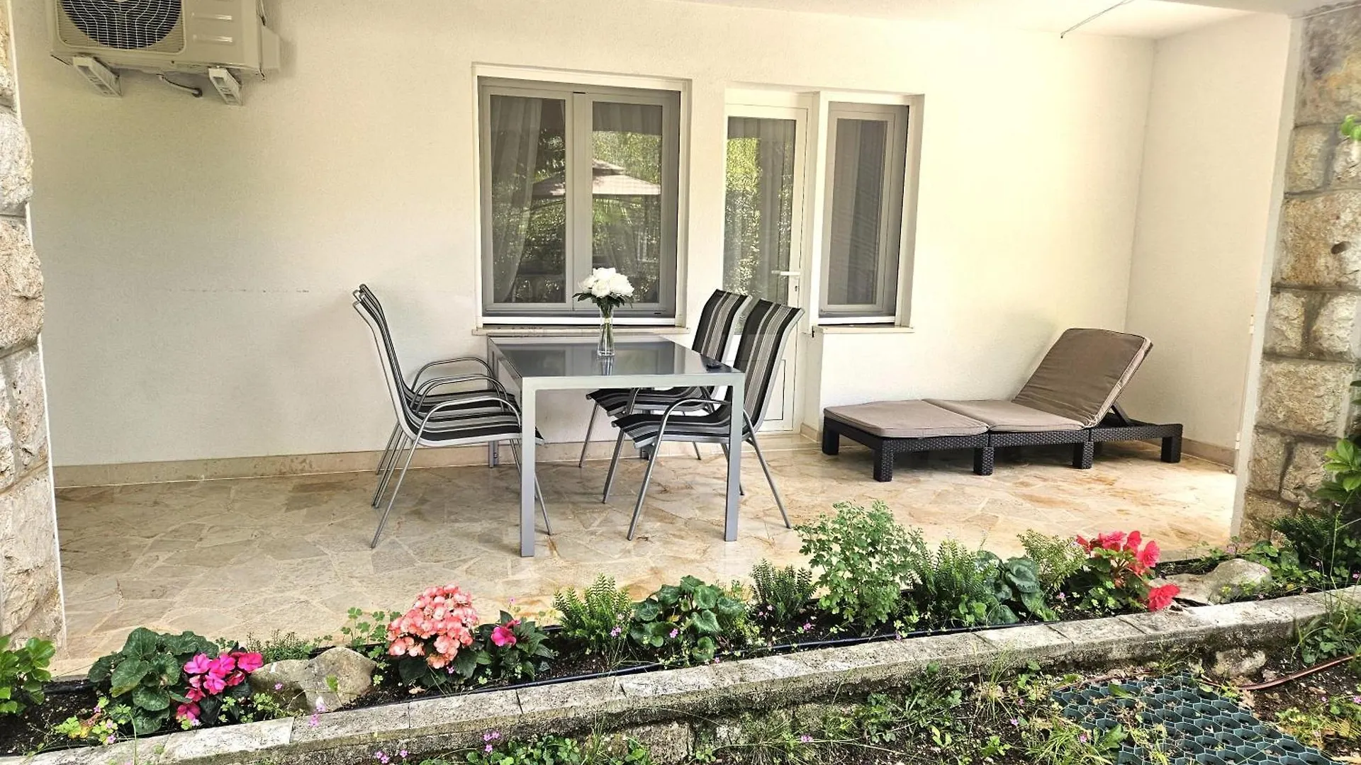 Apartment Moracea Njivice Croatia