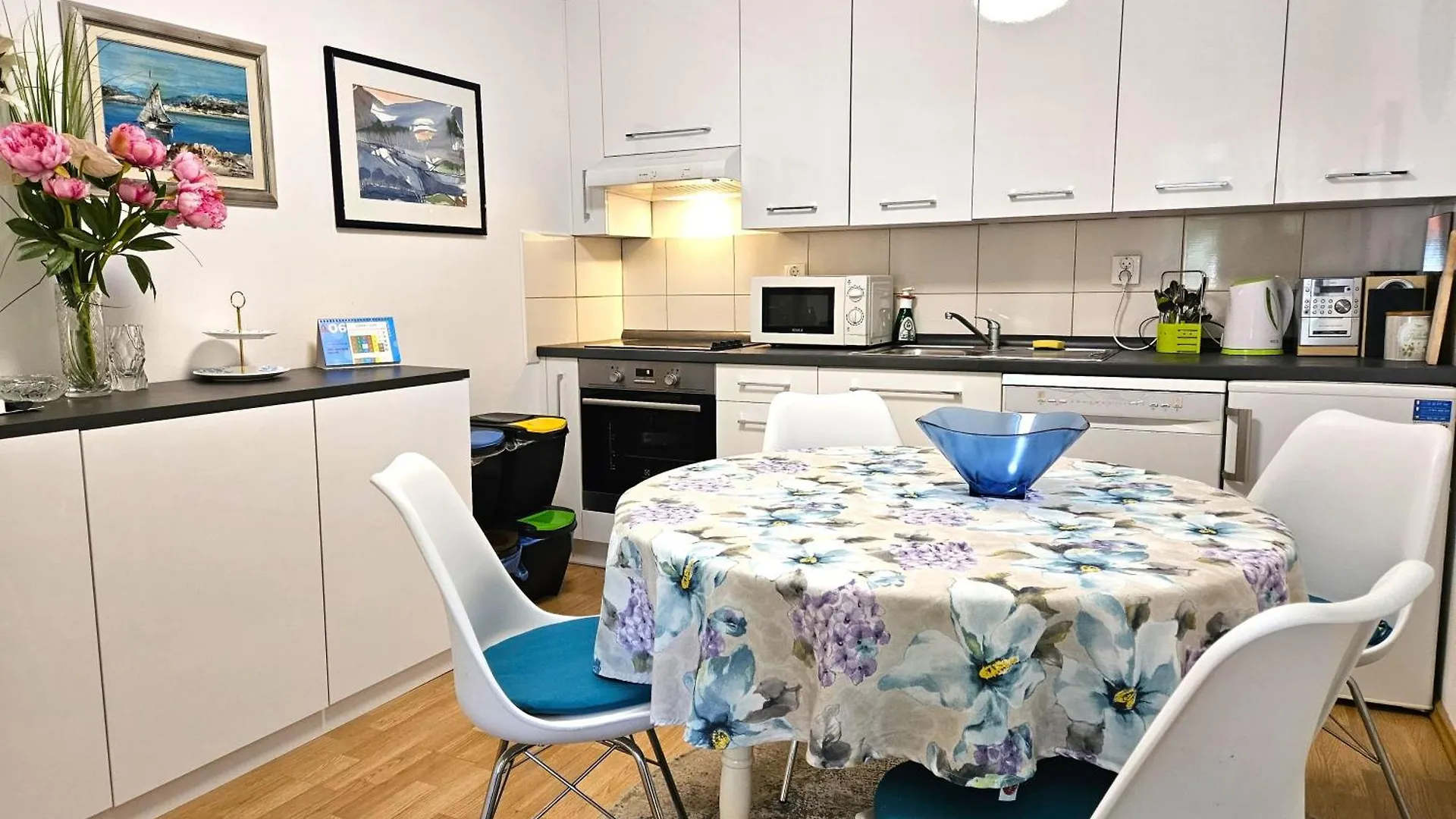 Apartment Moracea Njivice